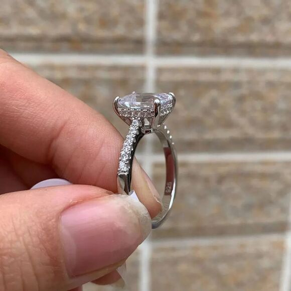 925 Sterling Silver 4.70 CT Cubic Zirconia - Picture 3 of 3